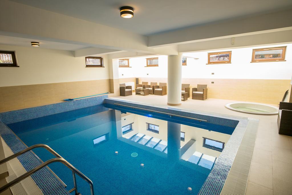 Pensiunea Royal Spa Piatra Neamţ Exterior foto