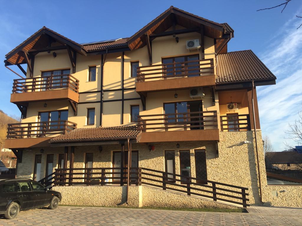 Pensiunea Royal Spa Piatra Neamţ Exterior foto