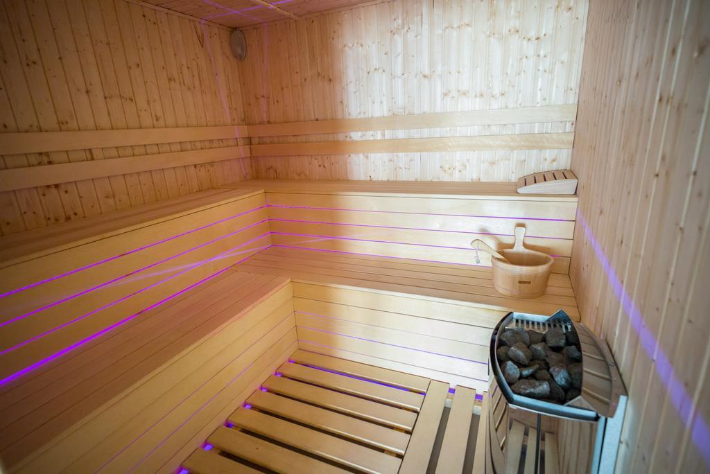 Pensiunea Royal Spa Piatra Neamţ Exterior foto
