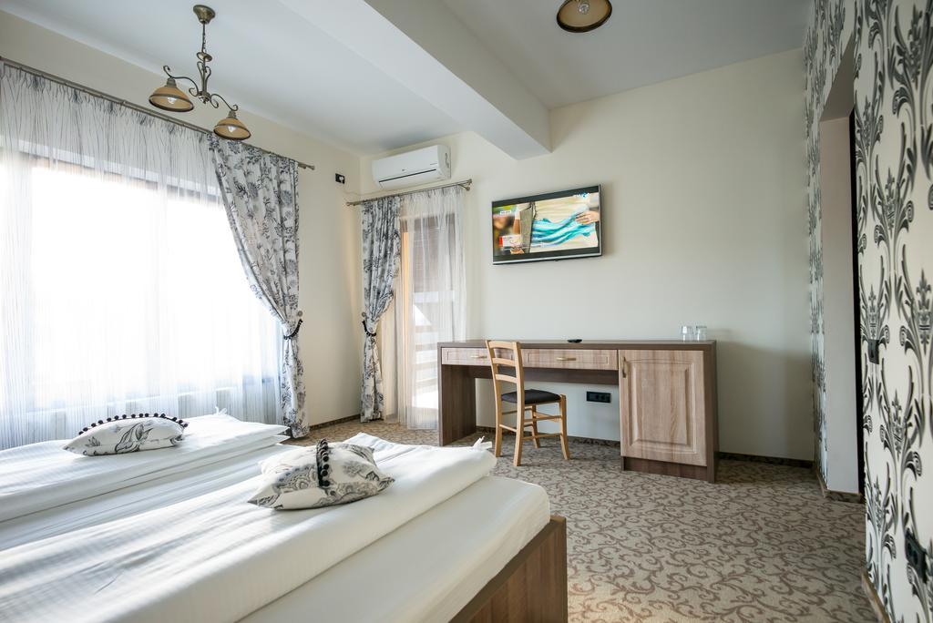 Pensiunea Royal Spa Piatra Neamţ Cameră foto