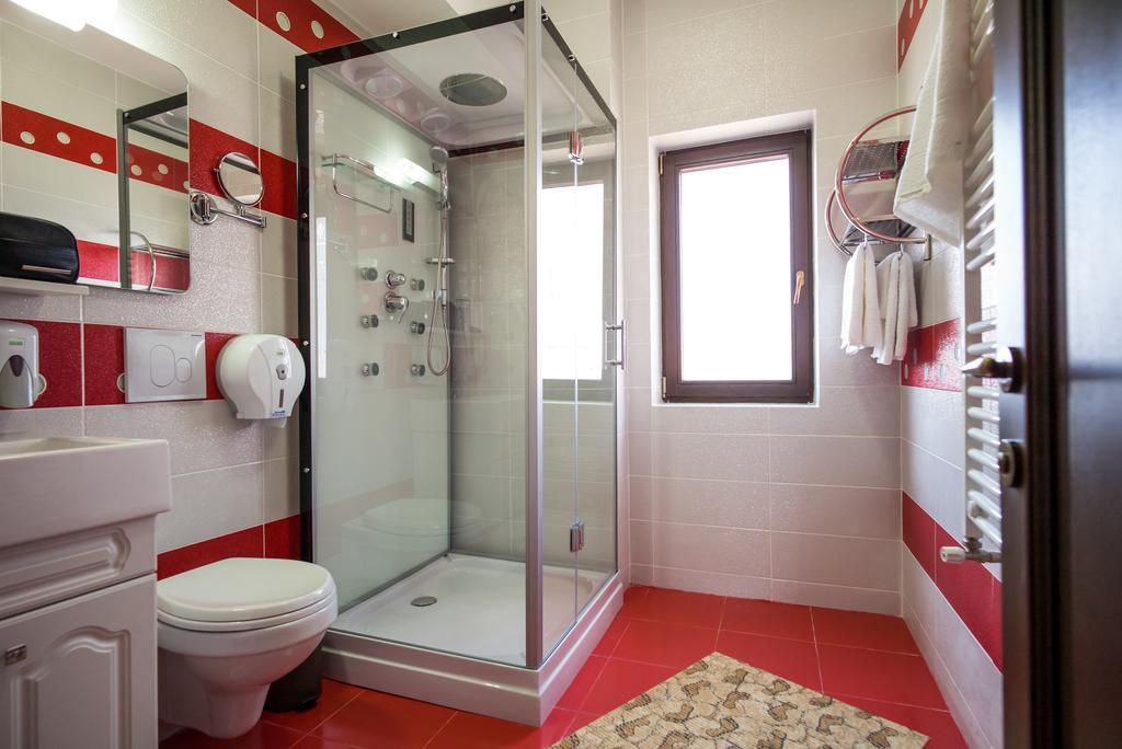 Pensiunea Royal Spa Piatra Neamţ Cameră foto