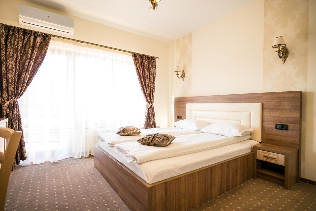 Pensiunea Royal Spa Piatra Neamţ Cameră foto