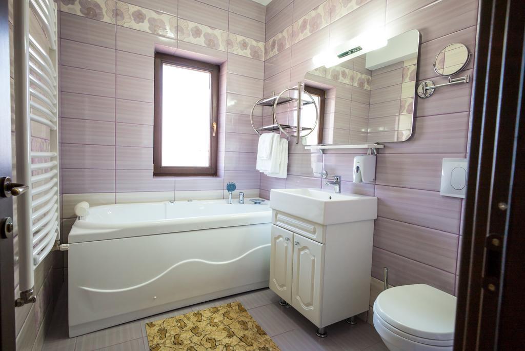 Pensiunea Royal Spa Piatra Neamţ Cameră foto