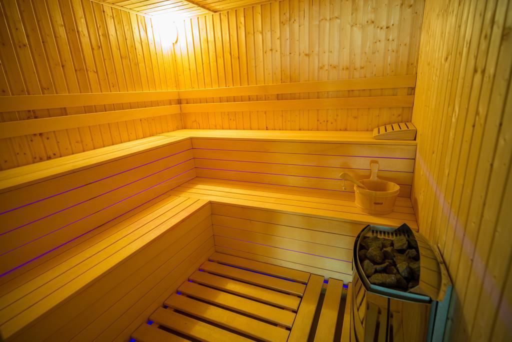 Pensiunea Royal Spa Piatra Neamţ Exterior foto